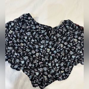 Cute for summer NWOT aqua shorts size large!